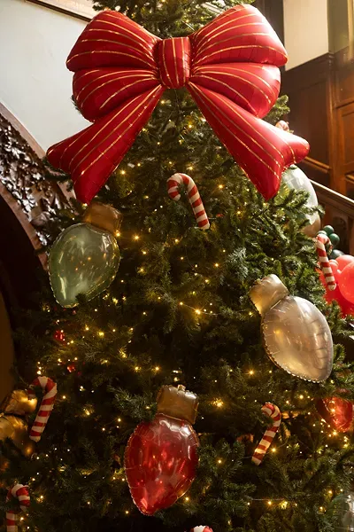FB444_01.webp