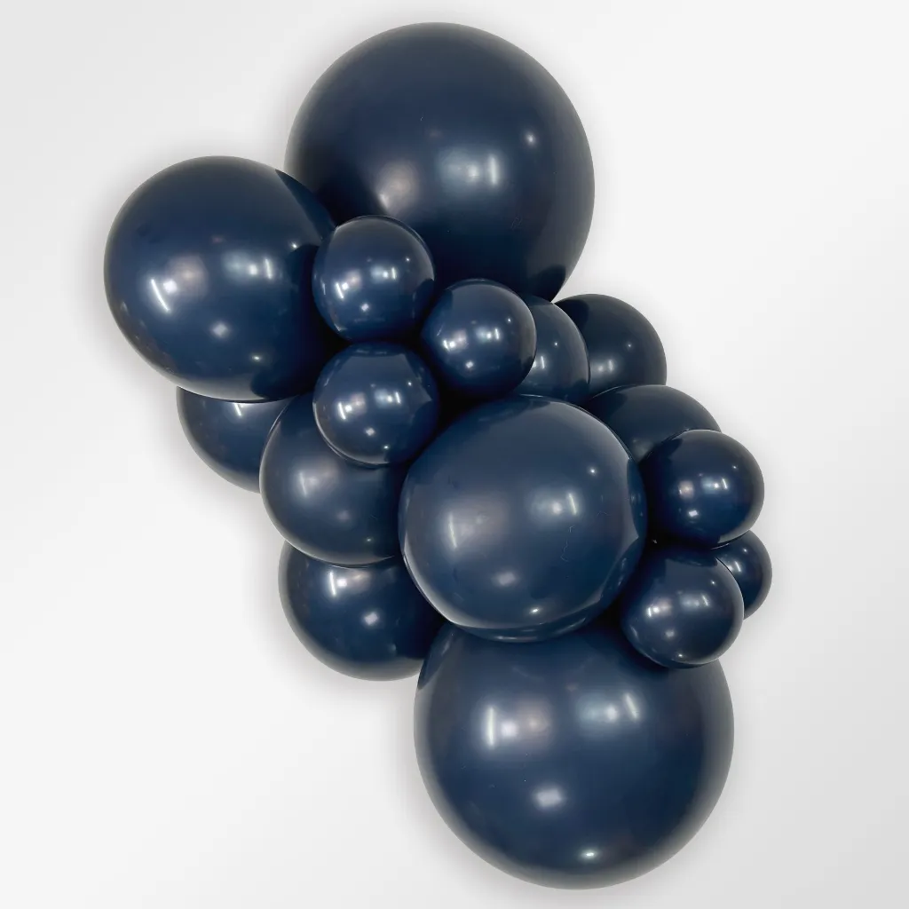 FashionNavy_Latex_Clusters.webp